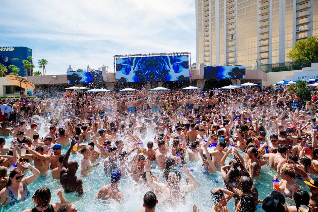 Sapphire Day Club & Topless Pool Las Vegas VIP Packages Las Vegas