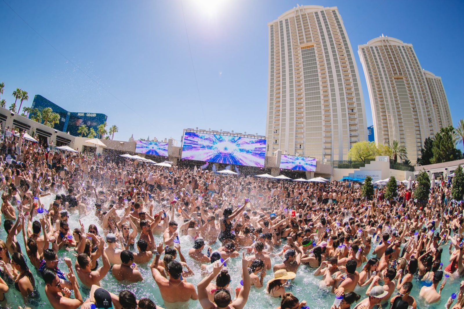 Ultimate Las Vegas Dayclub Crawl - Vegas Party People